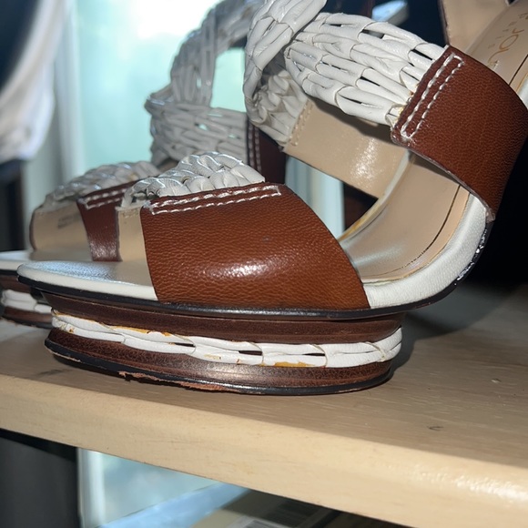 Charles Jourdan Sandal - Picture 9 of 9